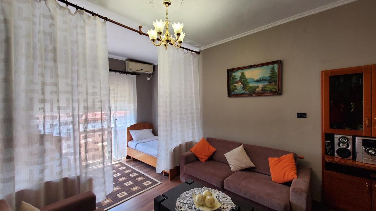 Metropolitan Apartments - City Center Tirana Eksteriør billede