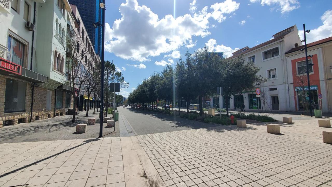 Metropolitan Apartments - City Center Tirana Eksteriør billede
