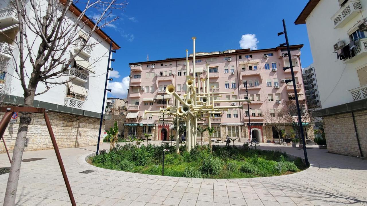 Metropolitan Apartments - City Center Tirana Eksteriør billede